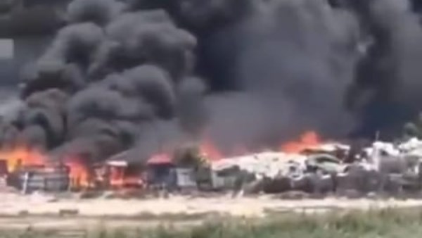 حريق هائل بمنطقة الطابية