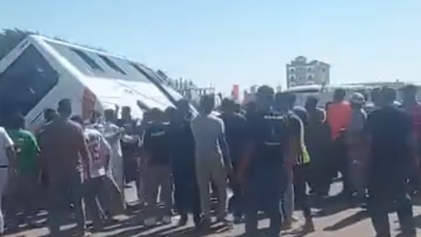 الصور الأولى لحادث انقلاب أتوبيس بـ طريق مطروح إسكندرية