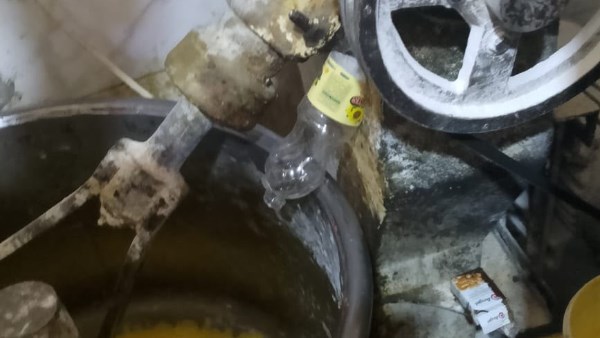 ضبط مخبز «فينو» بحي الزهور يعج بالحشرات ويستخدم تموراً مجهولة المصدر