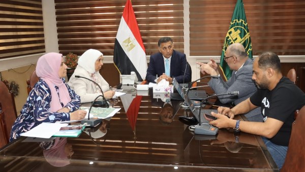 محافظ القليوبية يبحث مقترح مد خط مترو الأنفاق من المرج إلى شبين القناطر محافظ القليوبية يبحث مقترح مد خط مترو الأنفاق من المرج إلى شبين القناطر