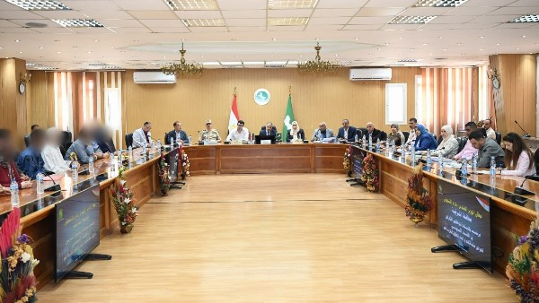 دعماً للأولى بالرعاية.. توفير 12 فرصة عمل بالقطاع الخاص واعانات للمستحقين بالشرقية دعماً للأولى بالرعاية.. توفير 12 فرصة عمل بالقطاع الخاص واعانات للمستحقين بالشرقية