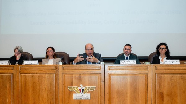 وزير الطيران 