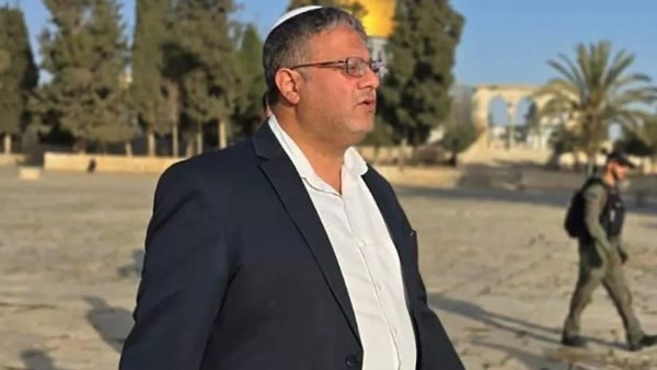 تواصل اقتحامات المجرم بن غفير للمسجد الأقصى 