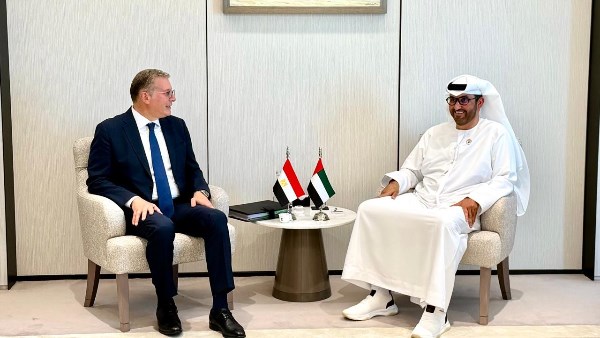 وزير البترول  يبحث مع الدكتور سلطان الجابر زيادة الاستثمارات 