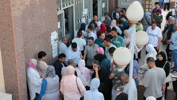 إقبال كبير في أول أيام سحب كراسات شروط الـ 229 وحدة سكنية بتعاونيات البناء إقبال كبير في أول أيام سحب كراسات شروط الـ 229 وحدة سكنية بتعاونيات البناء