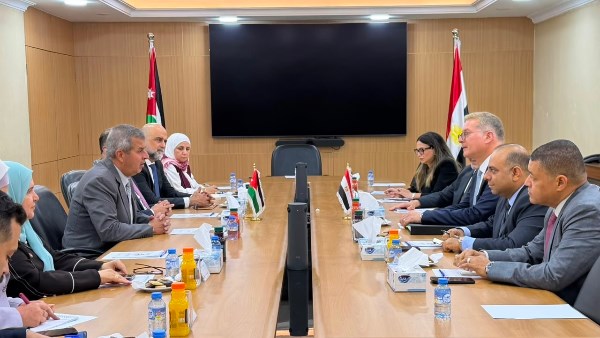 وزير البترول والثروة المعدنية يبحث مع نظيره الأردني تعزيز التكامل في الطاقة والتعدين 