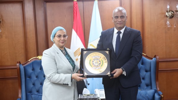 رئيسة المجلس القومي للمرأة تلتقي محافظ كفر الشيخ وتؤكد على أهمية تعزيز التعاون المشترك لدعم وتمكين المرأة بالمحافظة