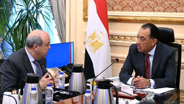 خلال الاجتماع