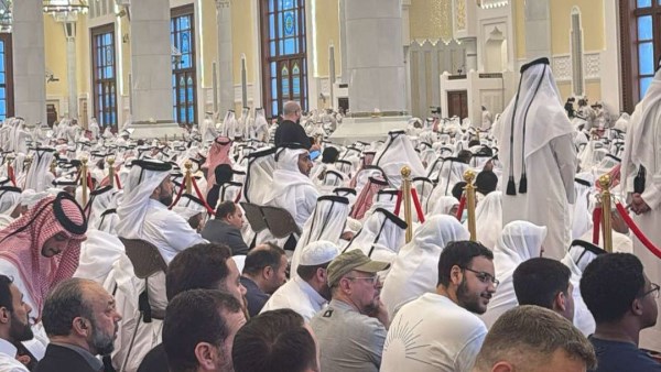 جموع المصلين في قطر