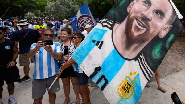 الاسرائيليون يحتفلون بالارجنتين 