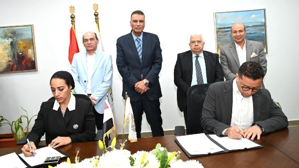 خلال توقيع البروتوكول 