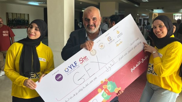 حصول طالبات مدرسة وي على الجائزة 