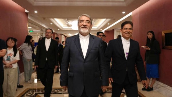 السفير الإيراني عبد الرضا رحماني فضلي