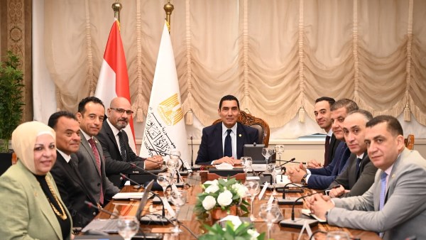 وزير الشباب والرياضة