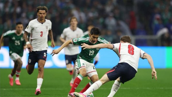 منتخب المكسيك وإنجلترا