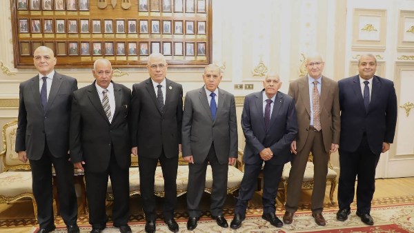 النائب العام يقدم التهنئة لرئيس محكمة النقض بمناسبة توليه مهام منصبه الجديد النائب العام يقدم التهنئة لرئيس محكمة النقض بمناسبة توليه مهام منصبه الجديد