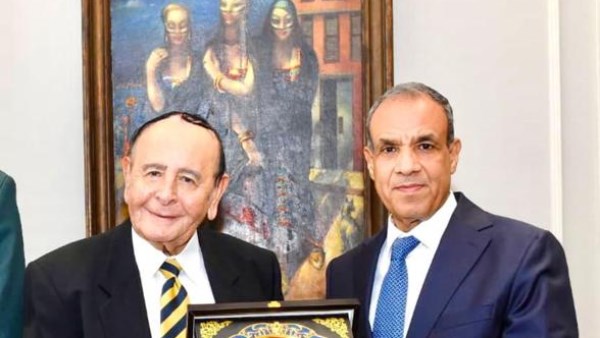 وزير الخارجية 