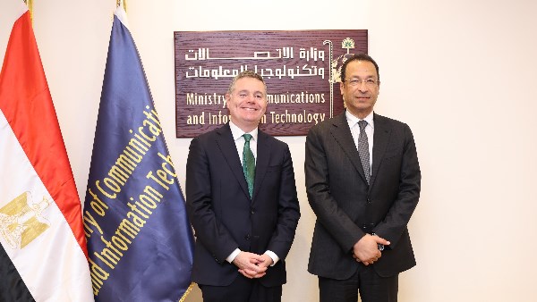 وزير الاتصالات 