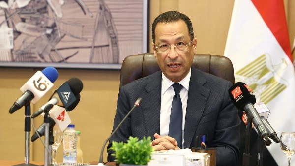 وزير الاتصالات 