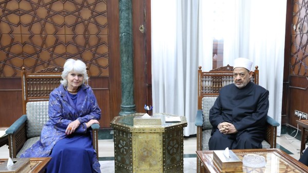 شيخ الأزهر يستقبل السفيرة الفرنسية المعنية بحقوق الإنسان