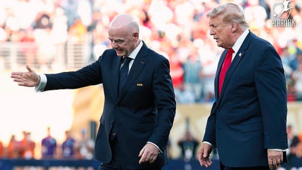 ترامب وإنفانتينو يسلمان نجوم إسبانيا الميداليات والكأس بعد التتويج بالمونديال