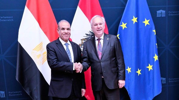خلال اللقاء