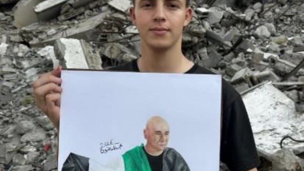 لوحة من بين الأنقاض.. شاب فلسطيني يهدي حسام حسن رسالة امتنان مؤثرة