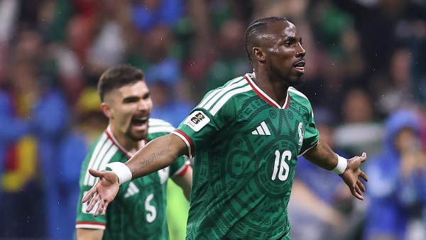 المكسيك تتأهل لدور الـ١٦ بكأس العالم بالفوز على الإكوادور بهدفين نظيفين