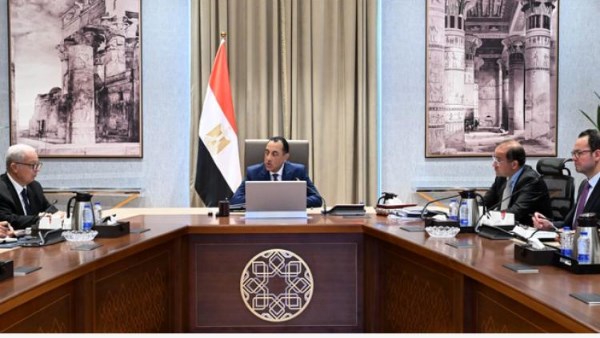 مدبولي يتابع مستجدات تنفيذ خطة تخارج الدولة من عدد من الشركات الحكومية
