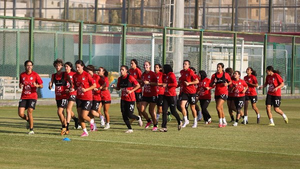 منتخب الكرة النسائية يواصل تدريباته استعدادًا للمشاركة في "أمم إفريقيا"