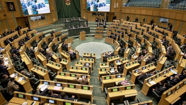 "النواب الأردني" يدعو إلى تحرك دولي لوقف إرهاب المستوطنين بالضفة الغربية والانتهاكات في الأقصى