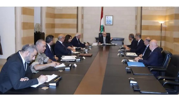 رئيس وزراء لبنان يوجه بتكثيف الجهود لتنفيذ المرحلة الأولى من خطة العودة والتعافي في الجنوب