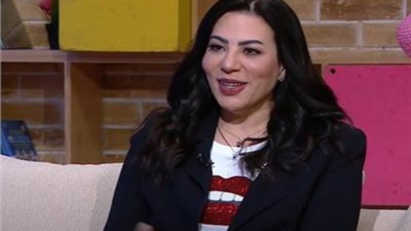الفنانة زينة منصور