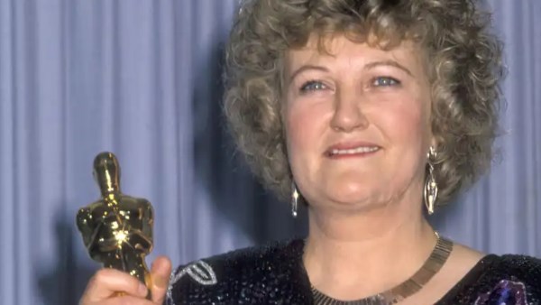 النجمة بريندا فريكر