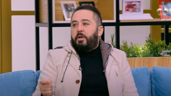 الفنان عمرو عبد العزيز