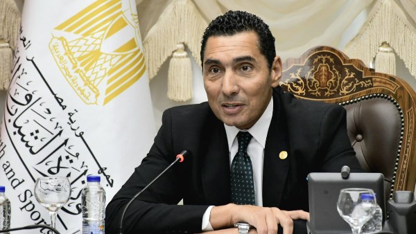 وزير الشباب والرياضة 