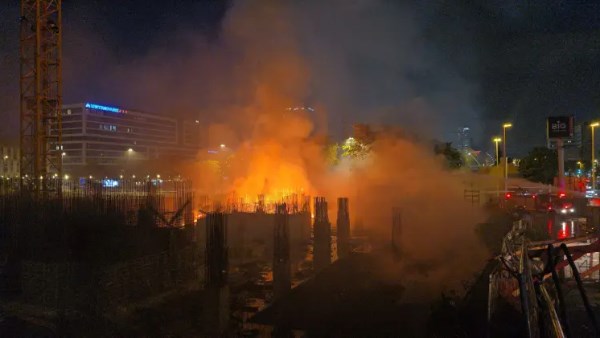 حريق بمجمع بيج التجاري في إسرائيل 