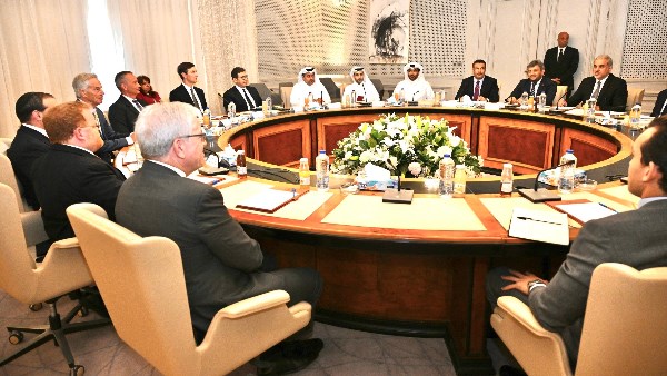 خلال الاجتماع مع كوشنر .. مصر وتركيا وقطر يؤكدون دعمهم للجهود الأمريكية الهادفة لإرساء الاستقرار والهدوء في غزة