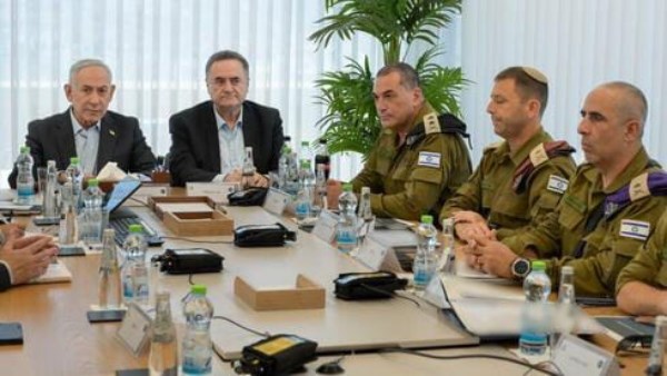 نتنياهو يبحث الأوضاع الأمنية في الضفة الغربية خلال اجتماع بقيادة المنطقة الوسطى