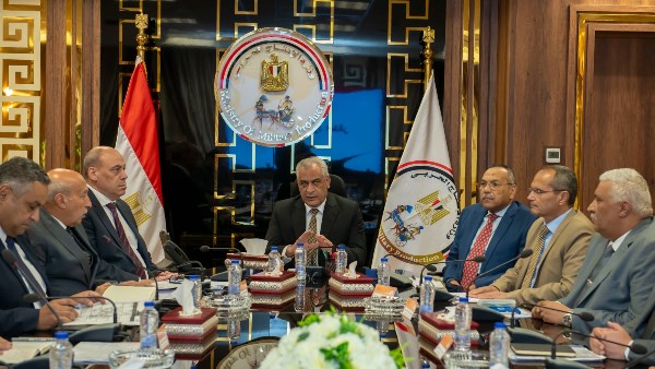الدكتور المهندس صلاح سليمان جمبلاط وزير الدولة للإنتاج الحربي