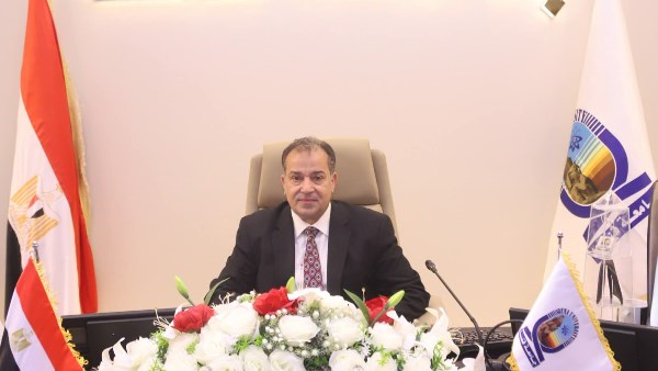  الدكتور أحمد عكاوي، رئيس جامعة قنا