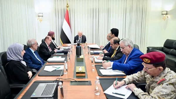 اجتماع موسع برئاسة العليمي لمناقشة التصعيد الحوثي