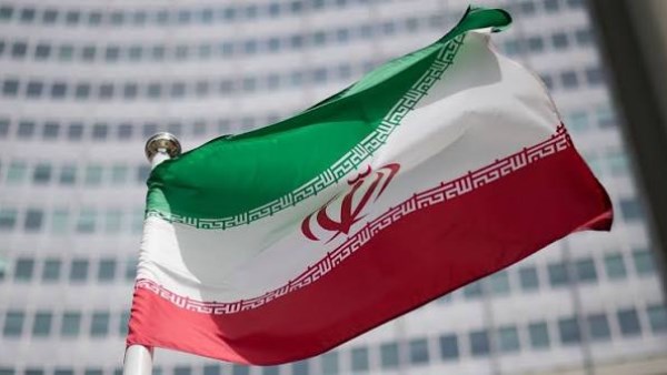 علم إيران