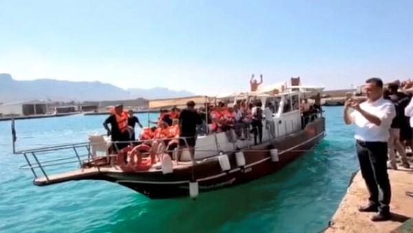 فرق الإنقاذ تنتشل الناجين من غرق قارب قبالة سواحل قبرص