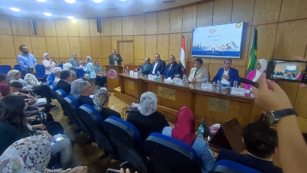  الدكتورة عبلة الألفي،