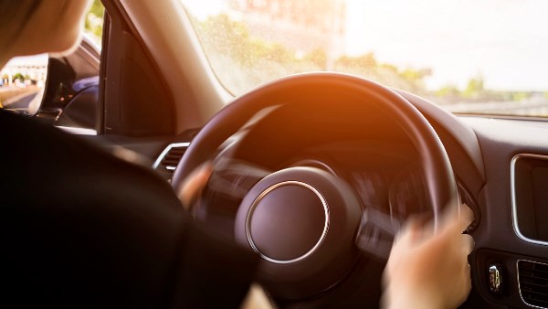اهتزاز السيارة أثناء السير