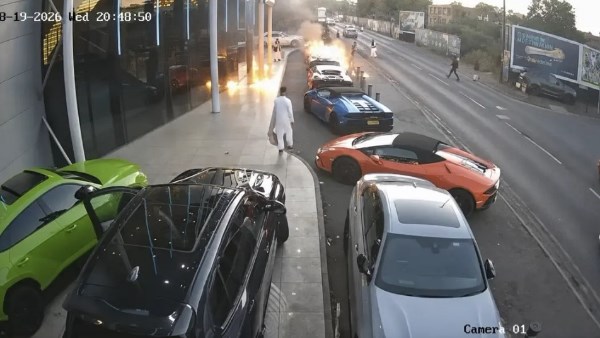 هجوم يستهدف سيارات فارهة