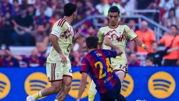 الأهلي وبرشلونة 
