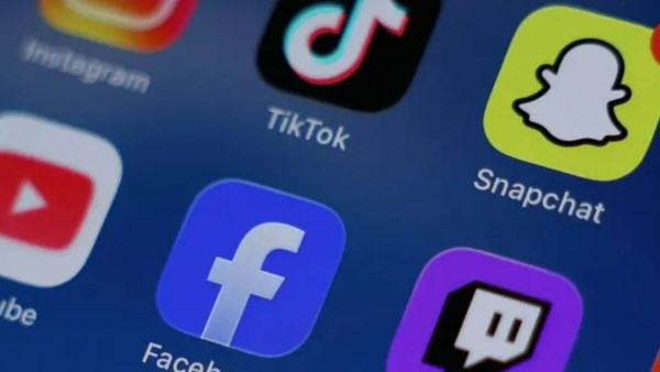 تطبيقات تستنزف بطارية الهاتف