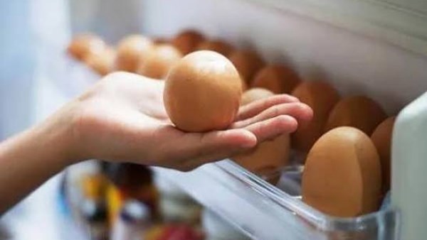5 أطعمة لا تضعيها في باب الثلاجة.. مكانها الصحيح مفاجأة 